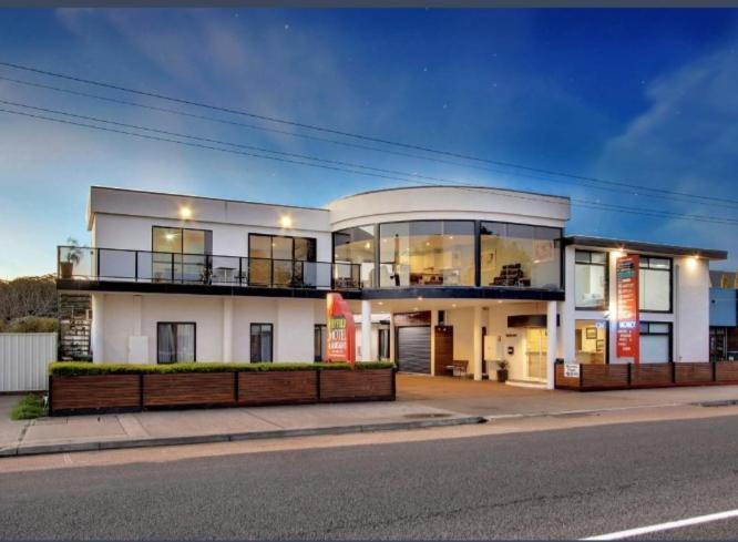 Heyfield Motel And Apartments Лейкс-Ентранс Екстер'єр фото